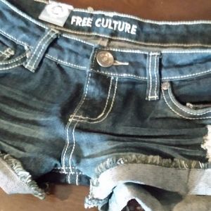NWT Free Culture low rise dark wash denim shorts SIze 5